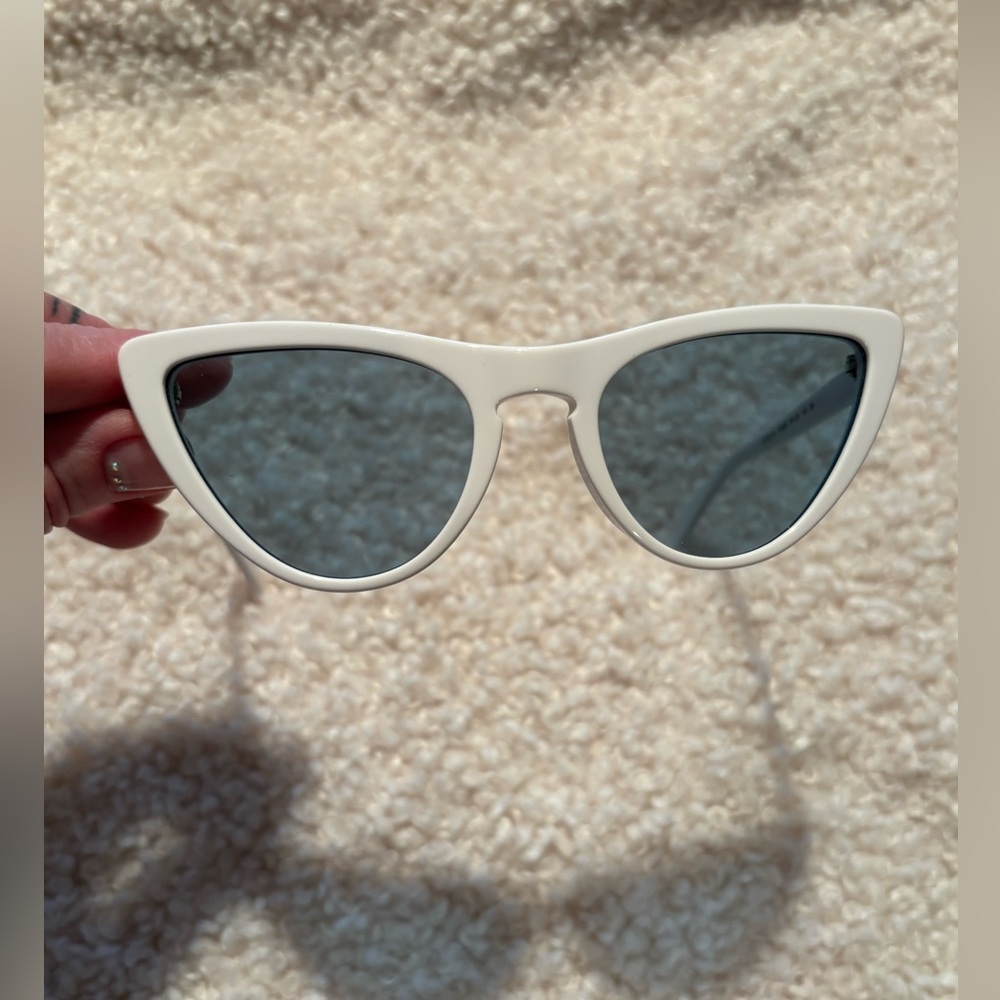 VOGUE Sunglasses - Picture 3 of 12